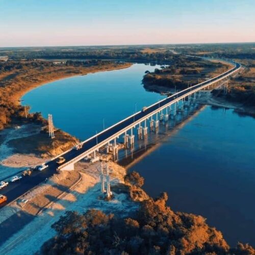 Iluminación autónoma de puentes, cruces, accesos y rotondas.